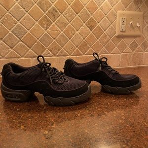 NEW Bloch Women’s Mesh and Suede Dance Sneaker